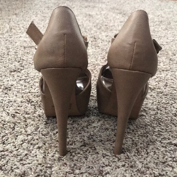 Nude pleather platform heels - Picture 4 of 7
